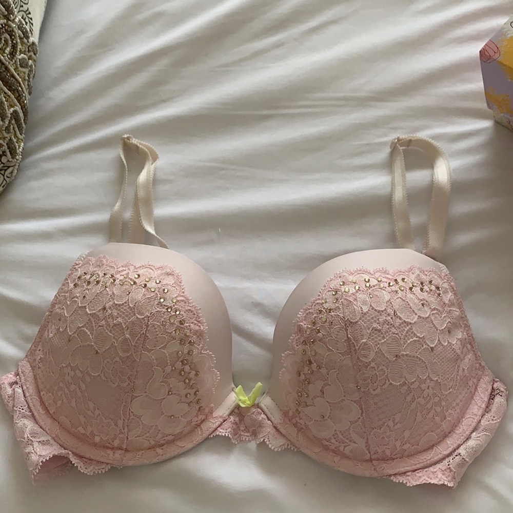 BOGO!! Victoria’s Secret bra